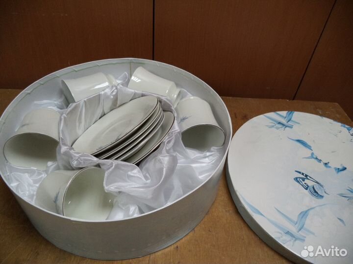 Чайный сервиз (Китай, фарфор)