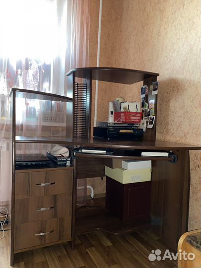 Компьютерный стол угловой с надстройкой