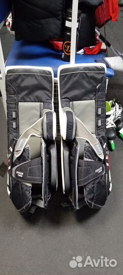 Вратарский хоккейный шлем