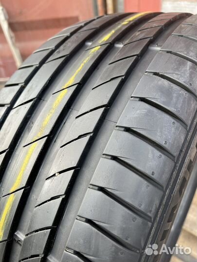 Kumho Ecsta PS71 245/40 R20