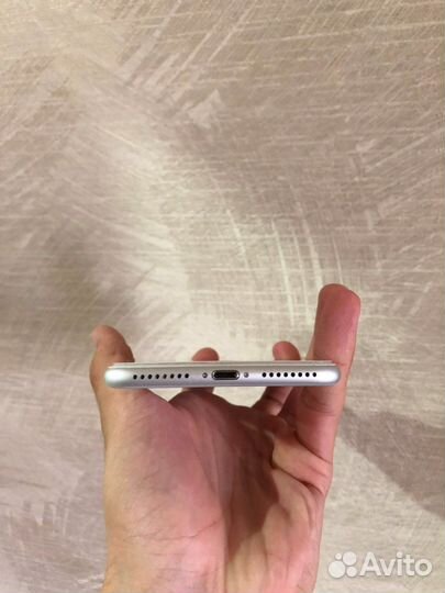 Телефон iPhone 7 plus