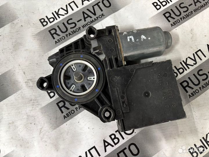 Моторчик стеклоподъемника передний левый Skoda