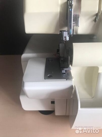 Ultralock zinger, оверлок четырехниточный