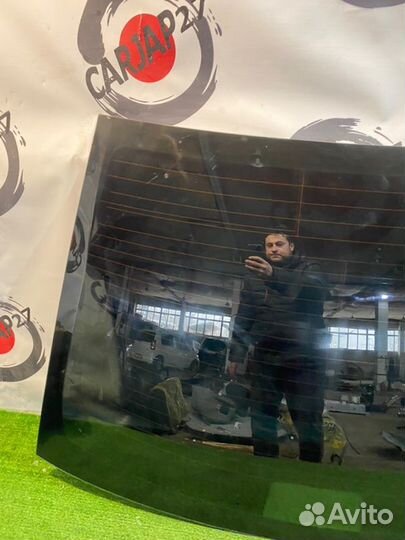 Стекло(2) задний Toyota Camry AVV50 2AR-FXE 2013