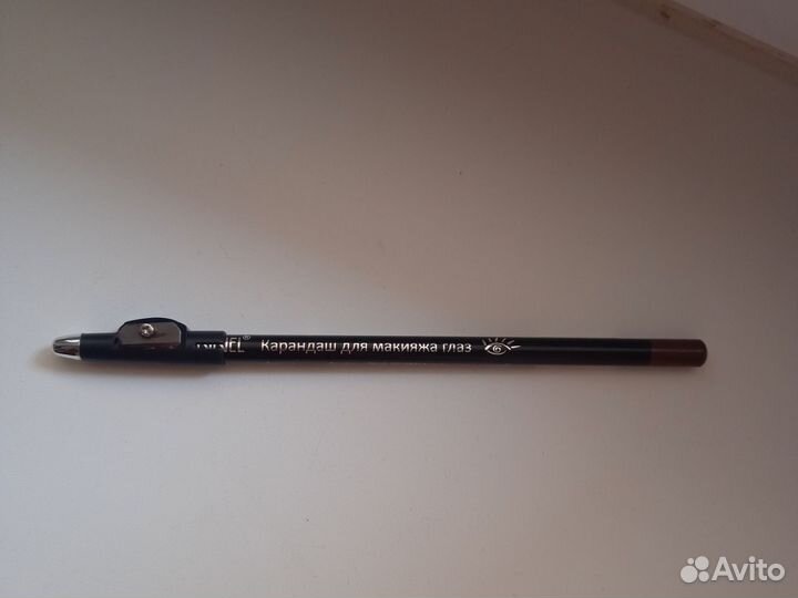 Карандаш для глаз коричневый