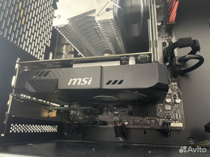 Видеокарта MSI Aero RX550