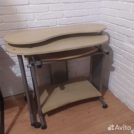 Компьютерный стол