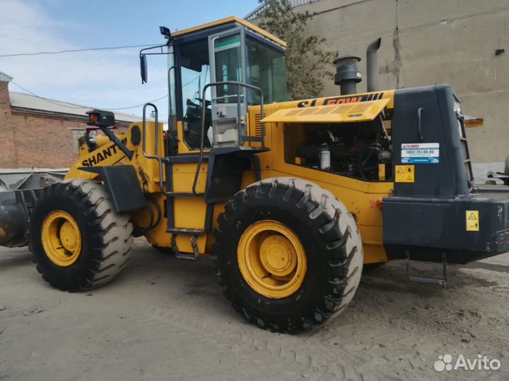 Фронтальный погрузчик Shantui SL50W, 2011