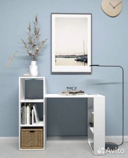 Новые письменные столы. Цвет: белый