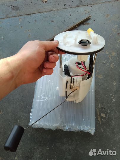 Бензонасос на mitsubishi lancer 10