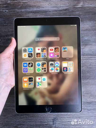 Планшет Apple iPad 10.2 64GB