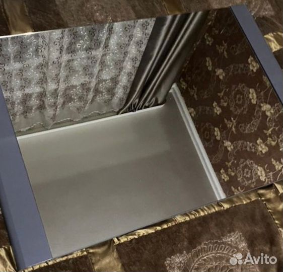 Зеркало настенное