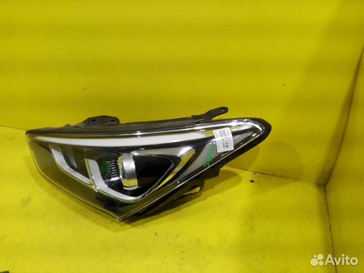 Фара левая Hyundai Santa Fe