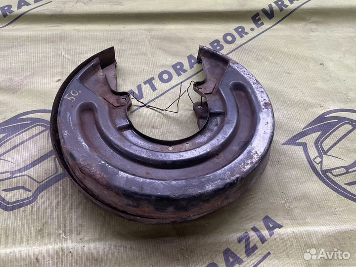 Пыльник тормозного диска Vw Transporter t5