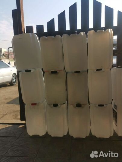 Канистры пластиковые бу 20-24 литров