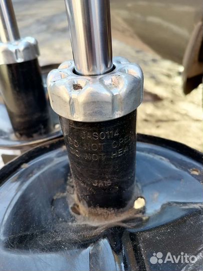 Стойки перед Камри 30