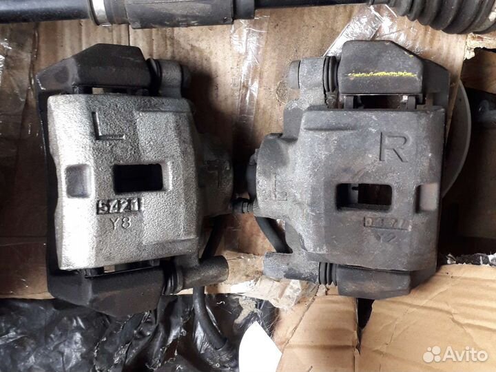 Суппорт передний Mazda 626