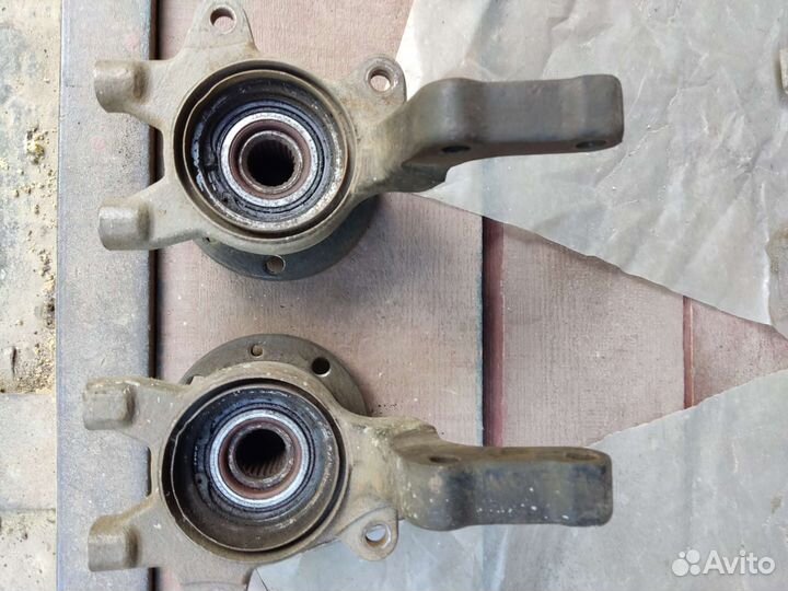 Продам поворотные кулаки