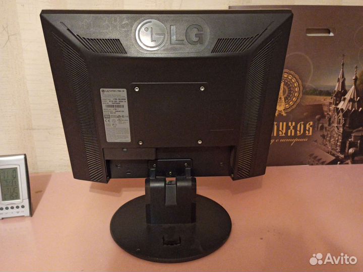 Монитор LG flatron L1750s