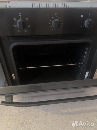 Духовой шкаф Hotpoint. Черный. Электрический