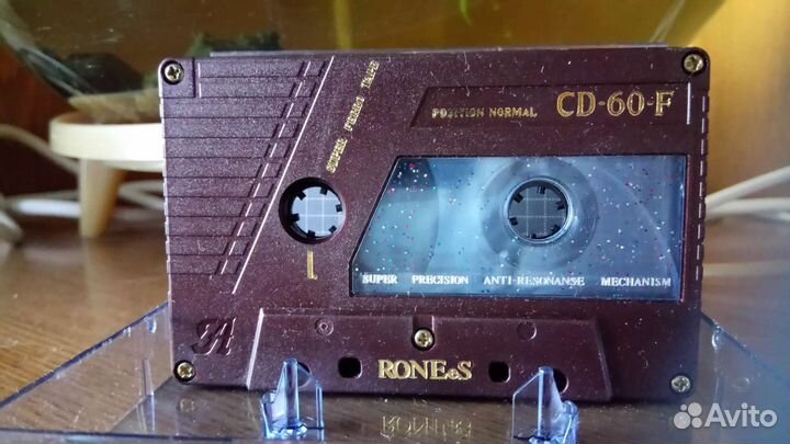 Аудиокассеты в оригинальном корпусе для коллекции