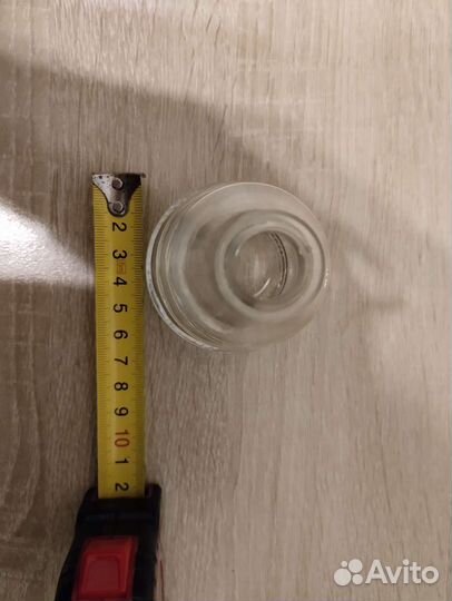 Жестяная банка из под чая и новогодняя бутылочка