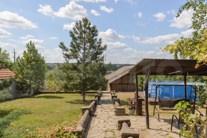 Дом 305 м² на участке 3 га