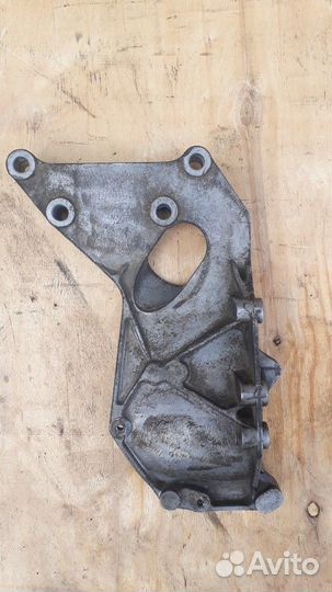 Кронштейн компрессора кондиционера Мерседес Актрос