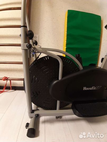 Эллиптический тренажер HouseFit