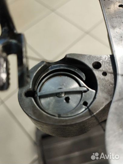 Рукавная швейная машинка