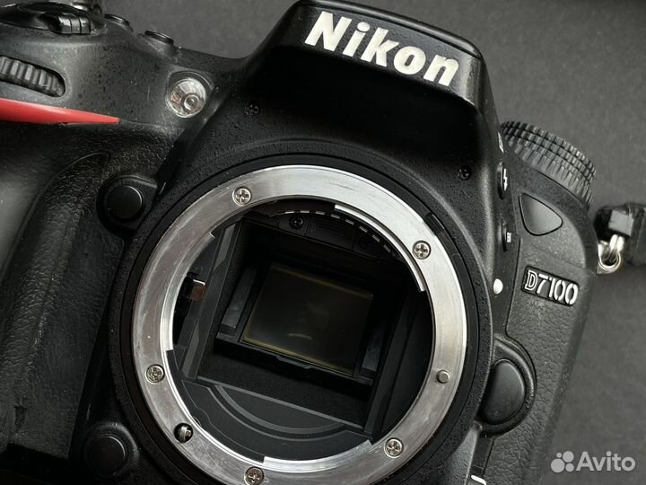 Nikon D7100 (комплект)