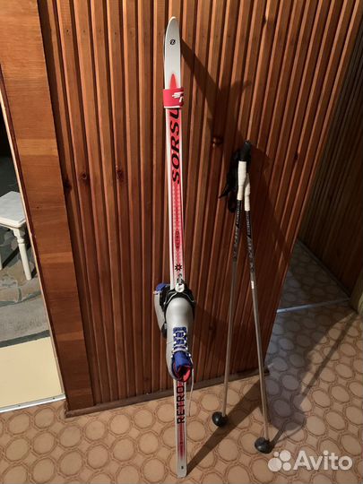 Беговые лыжи, лыжные ботинки (34 р ), палки