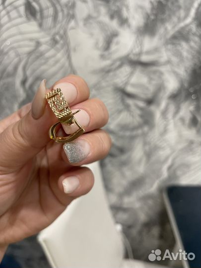 Золотые серьги