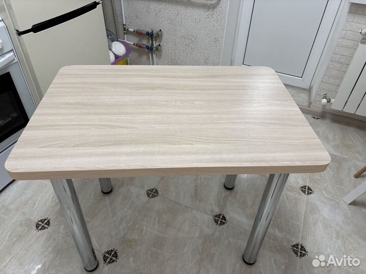 Кухонный стол