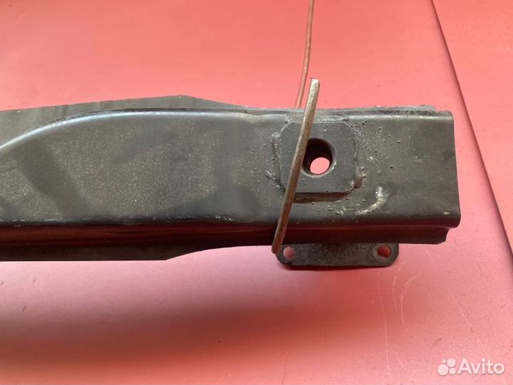 Усилитель бампера задний Vw Tiguan BWK 2008