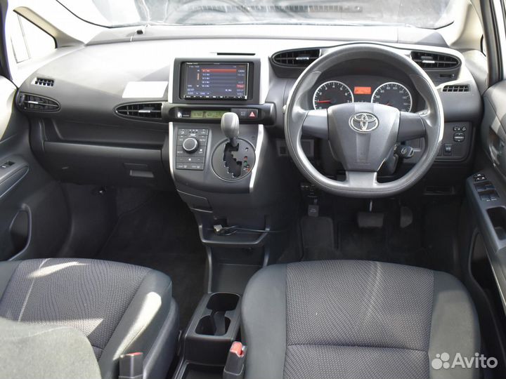 Toyota Wish 1.8 CVT, 2017, 70 422 км