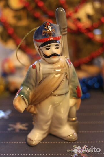 Фарфоровые сувенирные игрушки