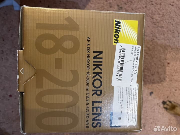 Объектив Nikkor lens AF-S DX 18-200mm f/3.5-5.6