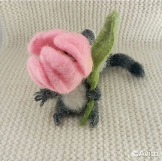 Игрушка енот валяная коллекционная