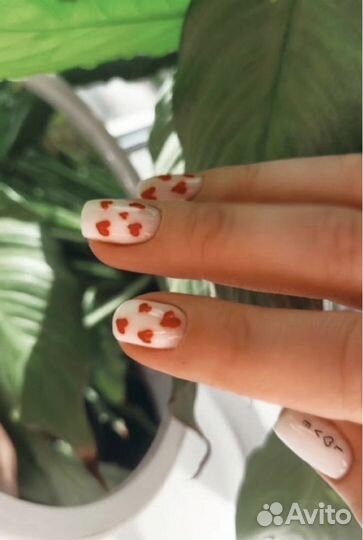 Маникюр с покрытием гель-лак