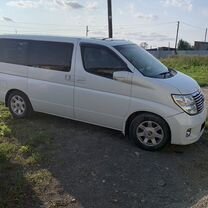 Nissan Elgrand 3.5 AT, 2006, 271 650 км, с пробегом, цена 850 000 руб.