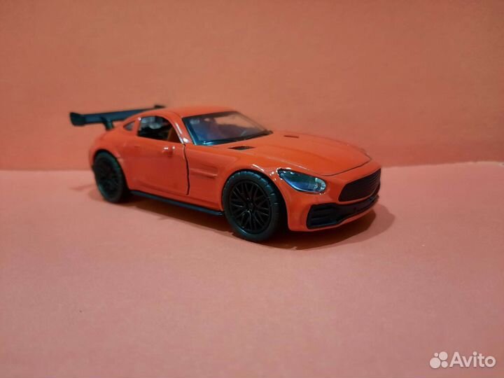 Машинка суперкар игрушка масштаб 1:36