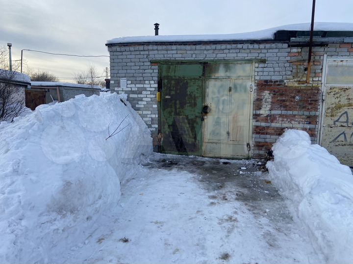 Гараж, > 30 м²