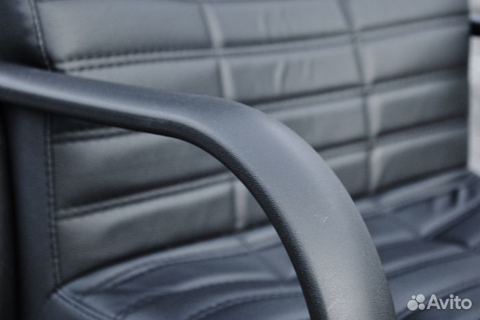 Офисное кресло 