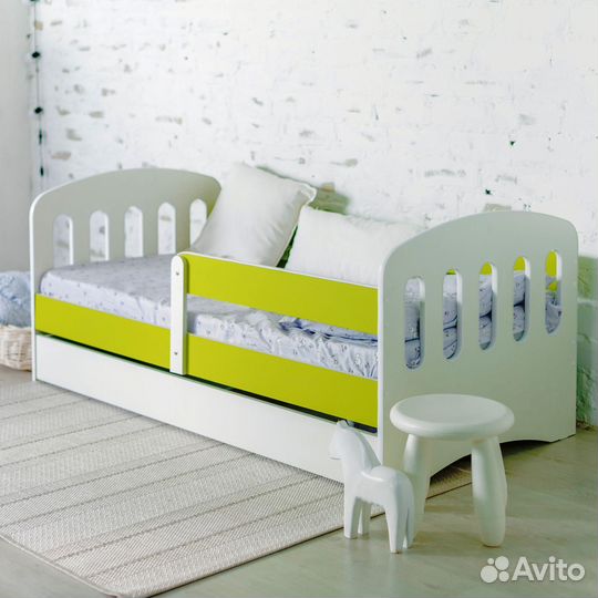 Детская кровать белая