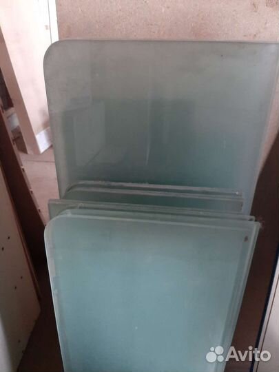 Полки стеклянные толщиной 8мм, матовые