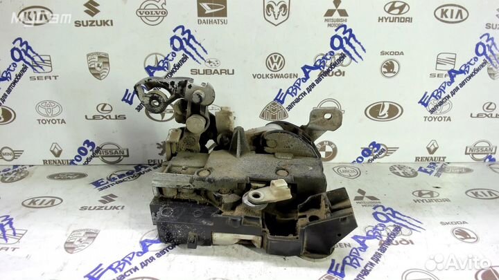 Замок двери задней правой Renault Sandero 2009-201