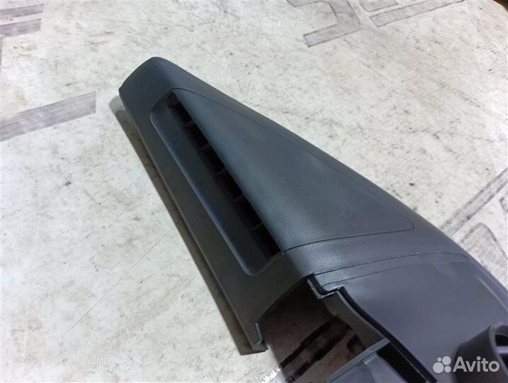 Накладка крепления зеркала передняя левая Skoda