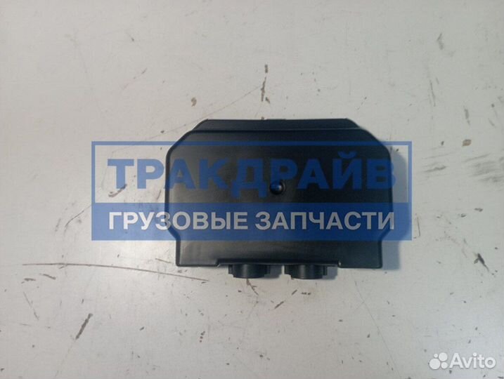 Крышка блока предохранителей Вольво