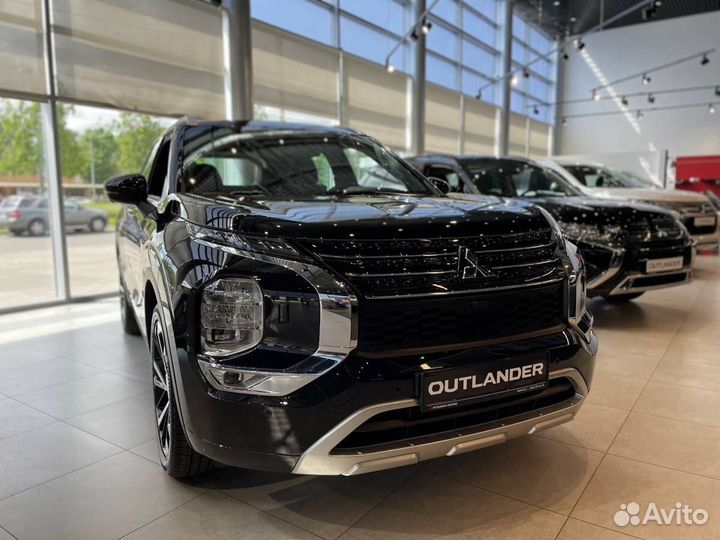 Mitsubishi Outlander 2.5 CVT, 2023